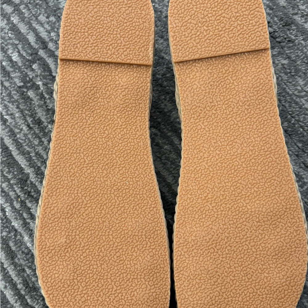 Stylish Tan Rope Sandals - Picture 4 of 4